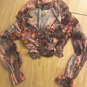 MISSGUIDED Crop top with ruffle detail